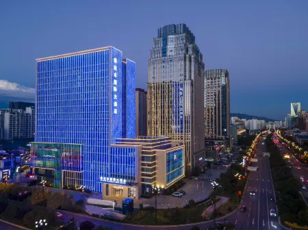 Qaidam International Hotel Отели рядом с достопримечательностью «Huangshui Forest Park»