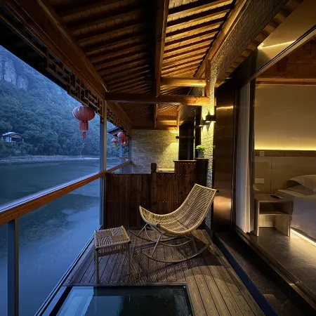 Residents' Hostel in Lake Jingshan, Xinchang