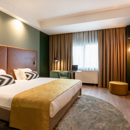 โรงแรมเซี่ยงไฮ้ ฮอลแลนด์ โรงแรมในเดลฟท์