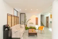 Yique Ge Homestay (The Tourist Center near the Northwest of Longmen Grottoes）