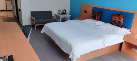 Yuntian Intelligent Hotel (High speed Railway Station Branch) Отели рядом с достопримечательностью «Xianghe Square»