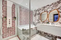 The One Alma Paris Hotels in Paris