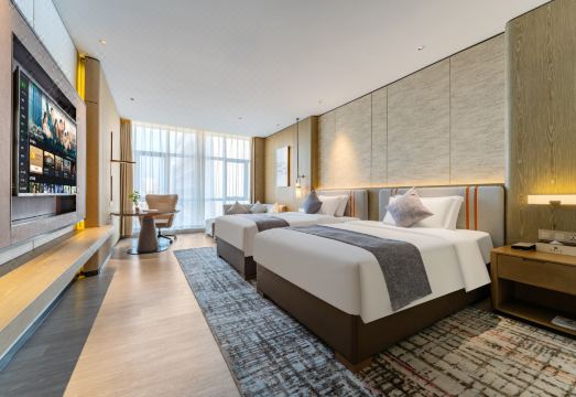 Shantou Longhu HotelHotel Overview