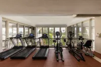 Paloma Perissia - Gym