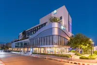 Holiday Inn Express Rayong Hotels near Wat Khot Hin