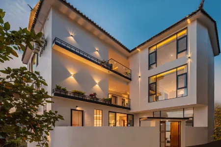 Muyu ·Trvael Smart Seascape Holiday Home (Double Gallery Erhai Branch)