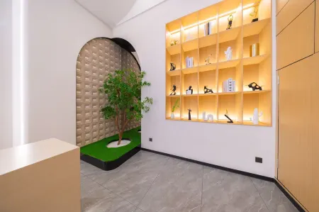 Shiguang Hot Spring Boutique Hotel Отели рядом с достопримечательностью «Yuyi Tangquan Shuishang Paradise»