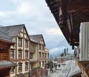 Luding Moxi Guzhen Yunshuiju Homestay