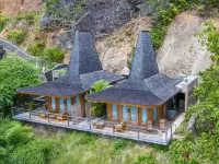 Menjaga Bay Hotels in Komodo