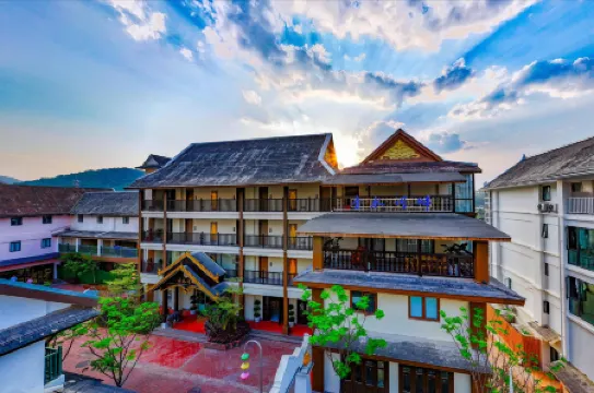 Qingshui Riverside Hotel