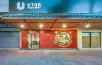 U TOR Yaowarat Hotell i 