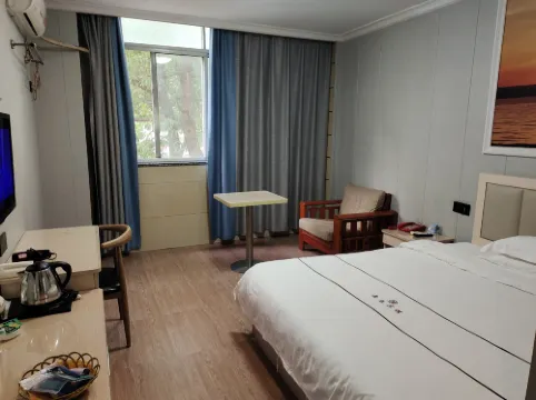 Yihuang Jingtai Hotel