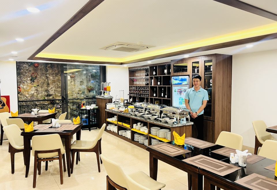 3. 캣바 뷰 호텔..