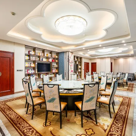 Courle Fontainebleau International Hotel
