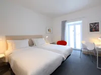 Hotel Convento do Salvador Hotels near Castelo