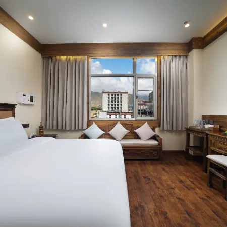 La Garry Snow Dragon Manor Resort(Potala Palace Branch)