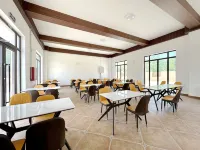 Bernard Hotel (Karamay World Devil City Branch)