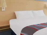 Travelodge Elgin Hotels in Elgin