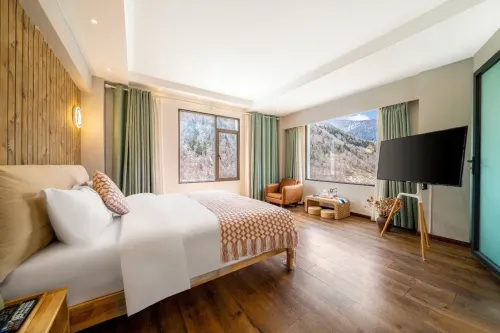 Siguniangshan Zhongshan Inn (Changpinggou Scenic Area) Hotels in Xiaojin