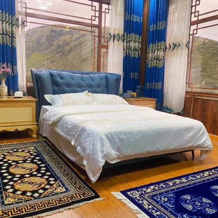 Genie Ekang Manor