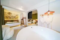 Jianshui Sunset Holiday Homestay (Jianshui Ancient City Confucian Temple Branch) - Balkoner