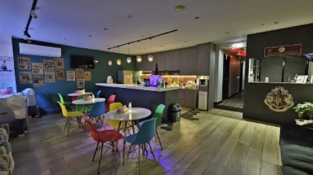 C YOU Rooms センポルナ海洋観光センター周辺のホテル