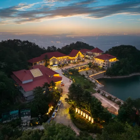 Lushan Lutos Terrace Garden Resort Hotel