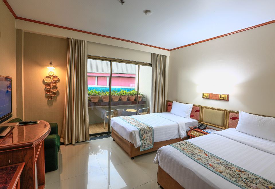 5. 코사 호텔 & ..