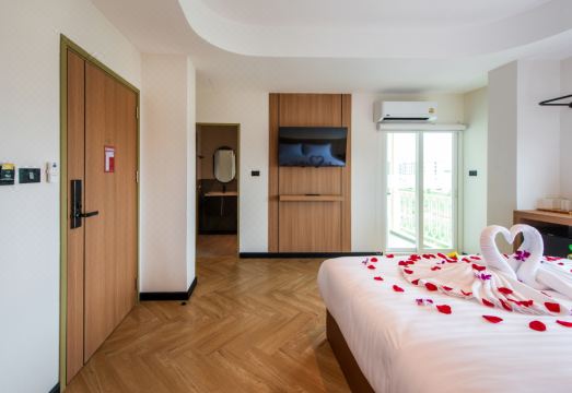 더 모먼트 객실 내부