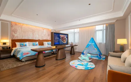 Vienna International Hotel (Longquan Square, Guangdong Pharmaceutical University Branch) Отели рядом с достопримечательностью «Zhongshan Technical Institute (East Campus)»