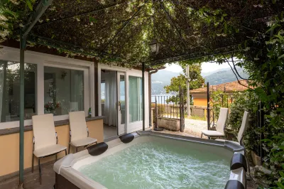 The Como Lakeview Townhouse by Aura Luxury Collection โรงแรมใน