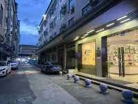 M3 space cinema Theme Hotel Hotels near Guangdong Polytechnic Normal University (Baiyun Campus)
