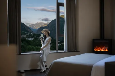 Alpenglow Resort Manor, Danba Отели в г. Даньба