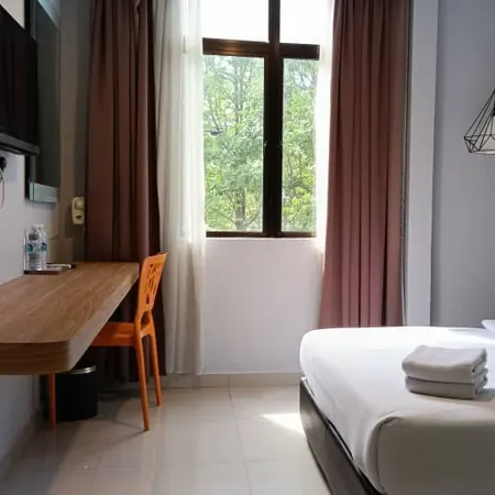 Mars Hotel Отели рядом с достопримечательностью «Торговый центр Setapak Central»