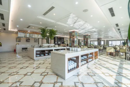 Luxury6 Hotel Отели в г. Монгкай