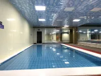 New Hongyun Hotel - Pools