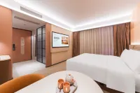 Orange Hotel (Zhengzhou East Railway Station East Square Central Branch)