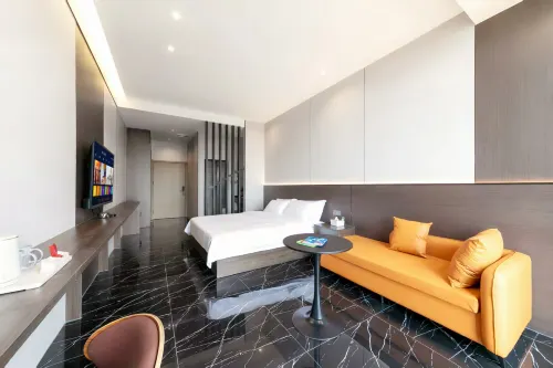 Xiamen Emerald Star Hotel (Xiamen North Station North Square)