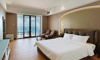 Golden Coast Seaview Pearl Hotel
