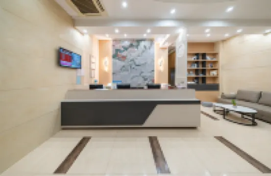 Huahuitong Hotel (Wujiang Shaoguan Station)