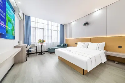 Hyatt Hotel (Fukawa Komeito Pedestrian Street Branch) Hotels near Fuxicun Scenic Area