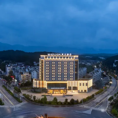 Madison Hotel Huangshan Scenic Area North Gate Hotels near Huangshanxi Railway Station