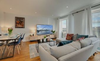 Swan Apartments - by Week2Week