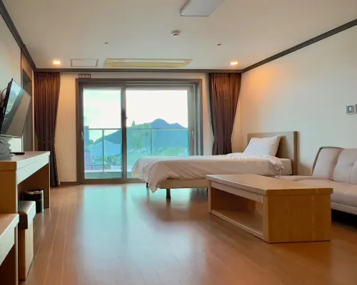 the bluejeju Hotels near Soesokkak