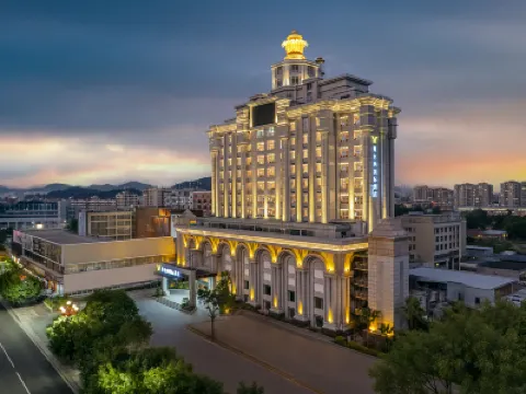 Vienna International Hotel (Dongguan Fenggang Bus Station) 龍鳳山庄影視度假村周辺のホテル