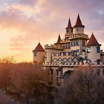 Harbin Sun Castle Resort Hotel (Ice and Snow World Branch on Central Street) Hotels near Russian Style Town