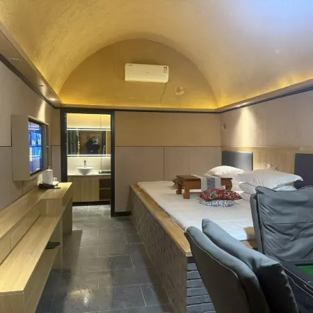 Shiyi Courtyard Yaodong Featured Homestay