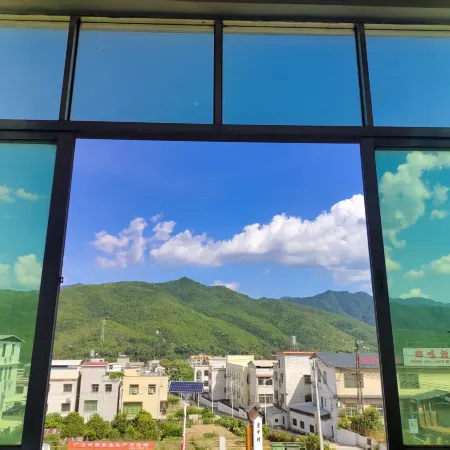 Lianping Night Rose Homestay