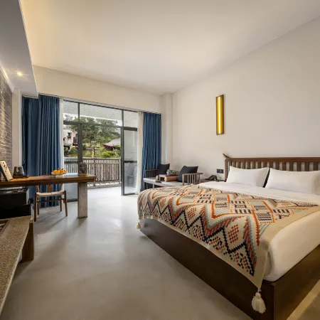 Guangzhou Tianhe Ethnic Culture Village Eco-Resort Hotel