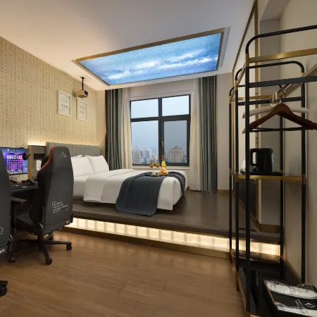 Huanyang E-Sports Hotel (Miluo Tiyu Lane)
